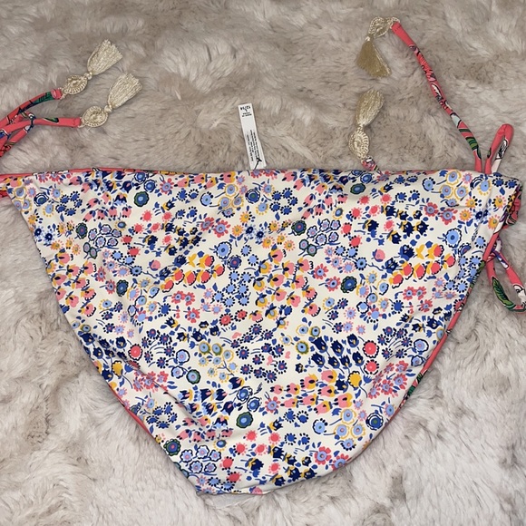Vera Bradley Reversible String side Bikini Pant L (12-14) - Picture 5 of 14